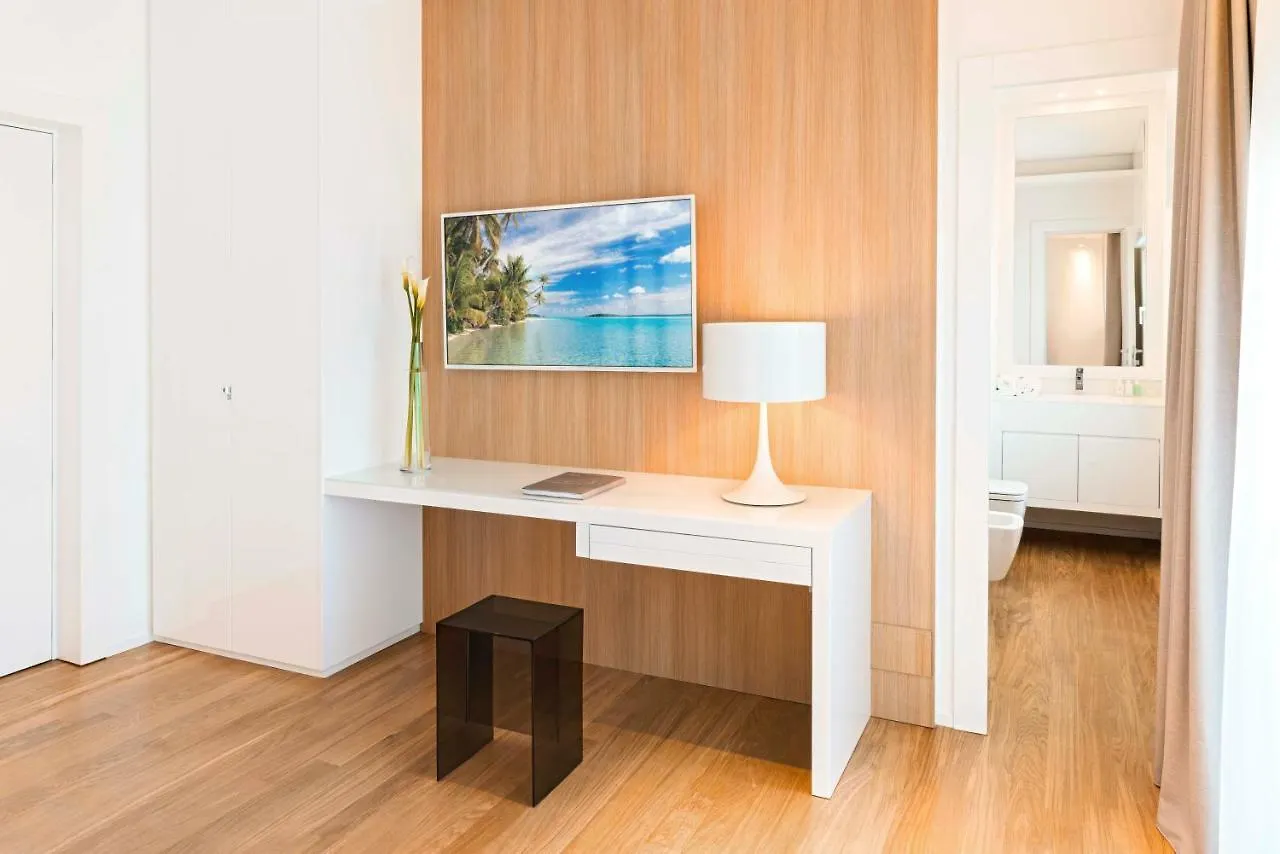 Dilman Luxury Stay Bari 2*,